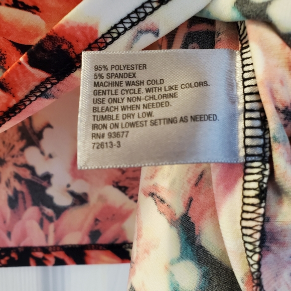 EUC Worthington Floral Blouse - Picture 6 of 8